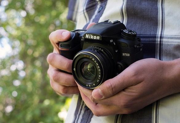 مقایسه نیکون D7500 و سونی a6500 و کانن 80D