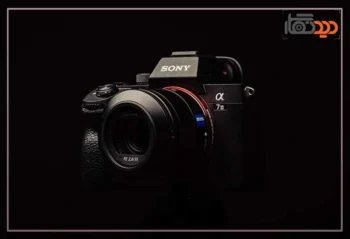 نقد و بررسی دوربین سونی A7 iii و نمای جانبی