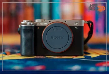 نقد و بررسی دوربین سونی A7C و نمای روبرو
